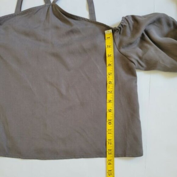 Tularosa Daisey Cold Shoulder long ballon Sleeves halter Top Size Medium in gray - Picture 8 of 11